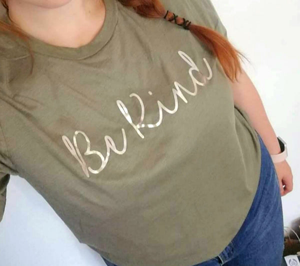 Adult 'Be Kind' T-shirt - Snuggles and Kisses