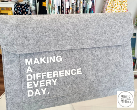 Teacher Gifts- 'Making a Difference Everyday' Laptop Bag/Paperwork Folder